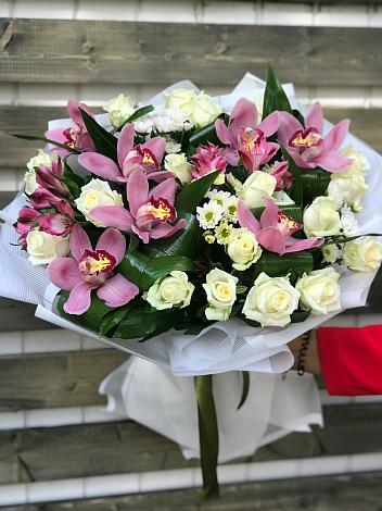 Букет цветов из: Розы и Хризантемы в Приволжском Республики Марий Эл