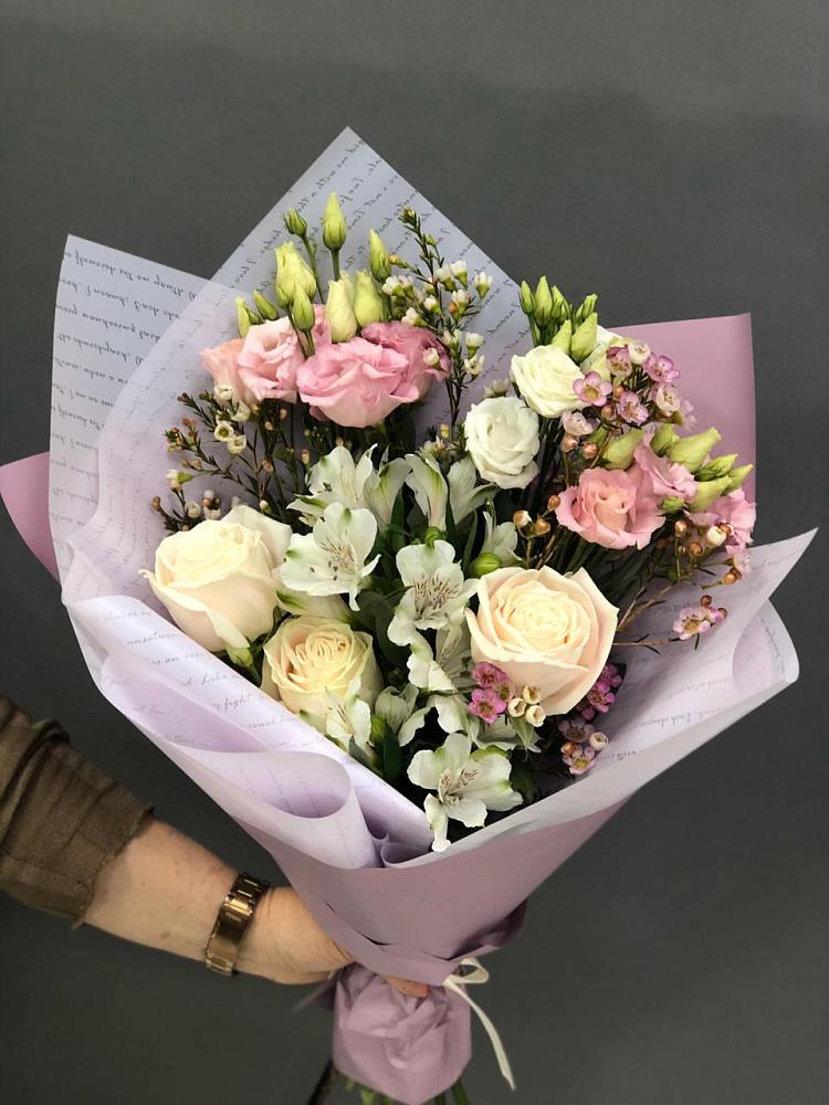 Букет цветов из: Альстромерии, Розы и Лизиантусы в Приволжском Республики Марий Эл