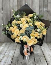 Букет цветов из:  Розы и Лизиантусы в Приволжском Республики Марий Эл