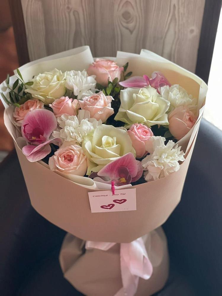 Букет цветов из: Орхидеи, Розы и Гвоздики в Приволжском Республики Марий Эл