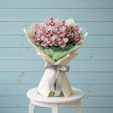 Букет цветов из:  Орхидеи и Розы в Приволжском Республики Марий Эл