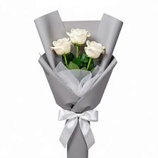Букет 3 белые розы в Приволжском Республики Марий Эл