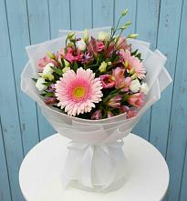 Букет цветов из:  Герберы, Альстромерии и Лизиантусы #REPLACE_PRED# Приволжском Республики Марий Эл