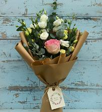 Букет цветов из:  Розы и Лизиантусы в Приволжском Республики Марий Эл